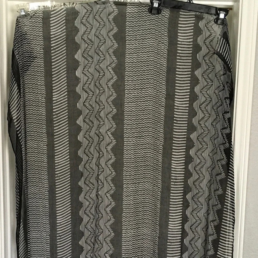 Silpada NEW Black/White Scarf - Picture 3 of 3